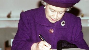 Queen Elizabeth Wrote With A Penfriend Who Was Born On The Same Day As Her For 70 Years In North Dakota