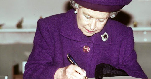 Queen Elizabeth Wrote With A Penfriend Who Was Born On The Same Day As Her For 70 Years In North Dakota