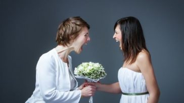 After A Close Friend Calls Out The Bride As A Bully In A "Horrid" Wedding Speech, The Bride Cries
