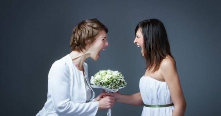 After A Close Friend Calls Out The Bride As A Bully In A "Horrid" Wedding Speech, The Bride Cries