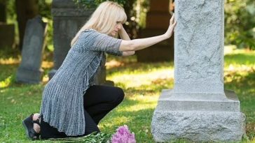 Angry Wife Carved The Word "Adulterer" Into Her Cheating Husband's Gravestone