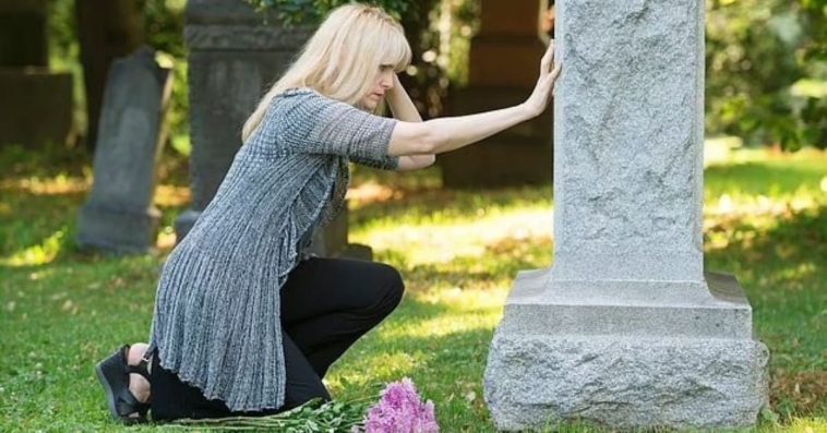 Angry Wife Carved The Word "Adulterer" Into Her Cheating Husband's Gravestone