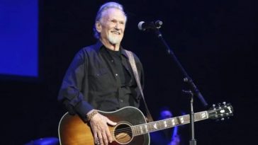 Fans Led The Tributes When 86-Year-Old Kris Kristofferson Revealed Shocking News