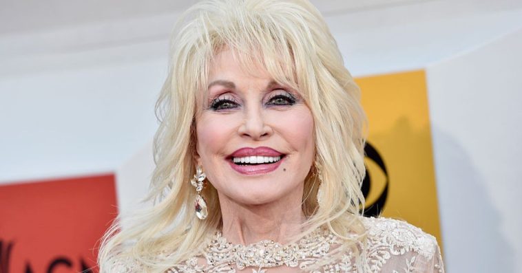 Dolly Parton Has Announced That She Will Stop Touring & Spend More Time At Home With Her Hubby
