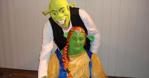 Spectacular! Couple Dressed As Characters From "Shrek" For A Green Wedding