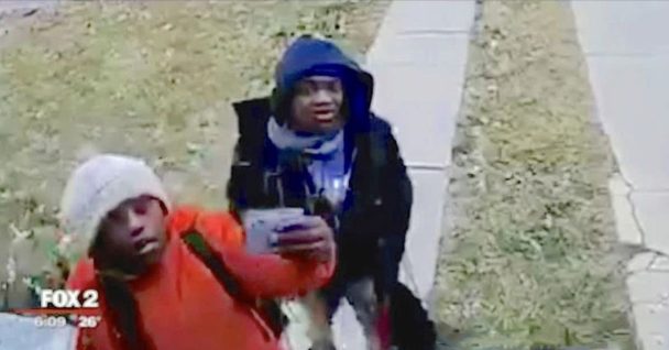 A Veteran Who Is Disabled Thanks The Twin Girls For Returning His Wallet Containing Cash